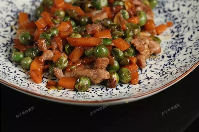大青豆炒肉怎么做好吃，肉末炒青豆要想好吃不变色