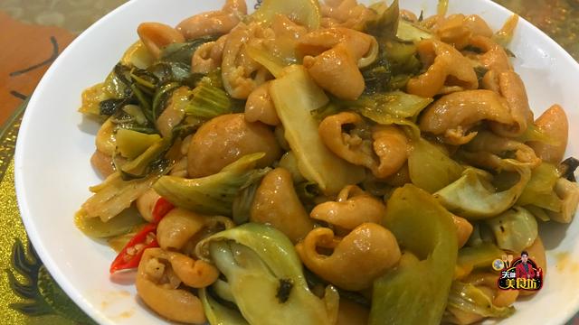 猪大肠怎么炒又白又脆，偷偷告诉你饭店的秘诀