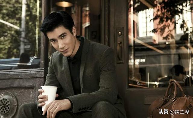 王力宏怎么留大胡子了，留长发衣着邋遢似流浪汉