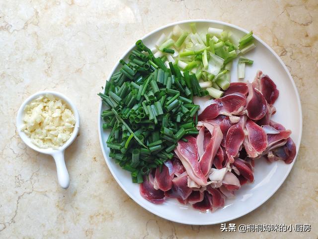 鸡胗怎么炒好吃，鸡胗怎样爆炒好吃