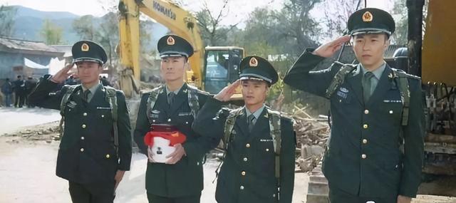 吴京特种兵图片，吴京战狼2真实的特种兵