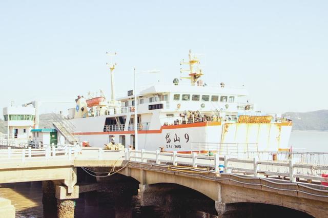 三文鱼是海鲜吗，三文鱼是不是海鲜（最近不敢吃三文鱼了）