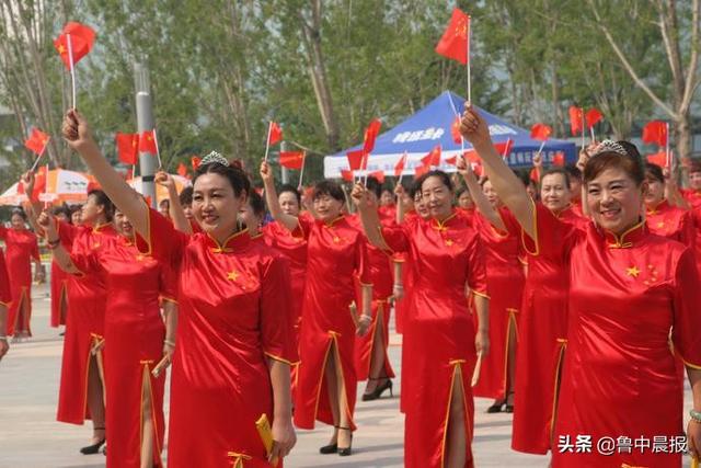 具有特殊韵味的旗袍佳丽，芊芊淑女婀娜旗袍着身