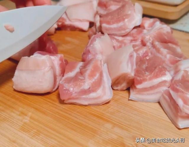 上海红烧肉家常做法简单不油腻，红烧肉的家常做法