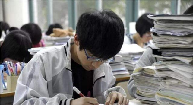 高中最难的学科，高中各学科难度排行榜（物理最难数学最抽象）