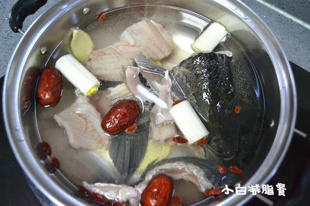 花斑鱼怎么做好吃，花斑鱼切片怎么做（加盐和料酒就错啦）