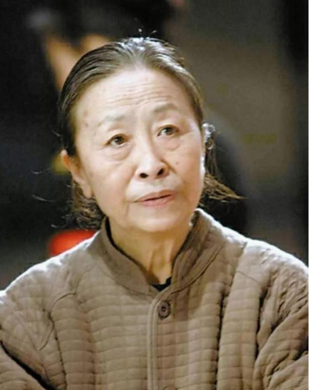 张少华与新凤霞恩怨真相，张少华为什么打凤霞