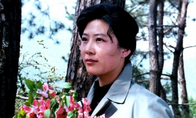 王馥荔儿子王骁见证父母50年，见证父母50年美满婚姻