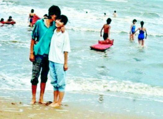 老狼同桌的你第二季，一场伤心事促使他结婚