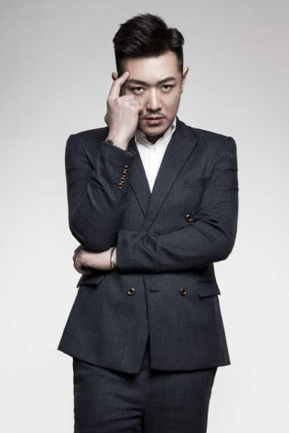田源出了什么事，田源自曝下跪是什么节目（田源直播唱歌被批虚伪）