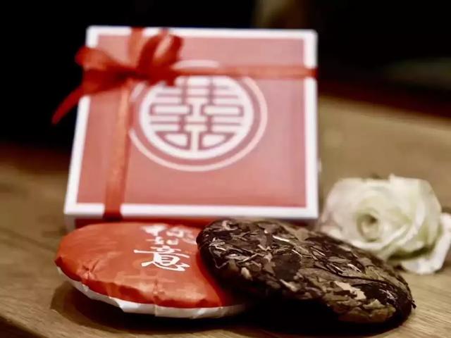 与其赶着人挤人，与亲朋好友奔赴一场叹茶之约