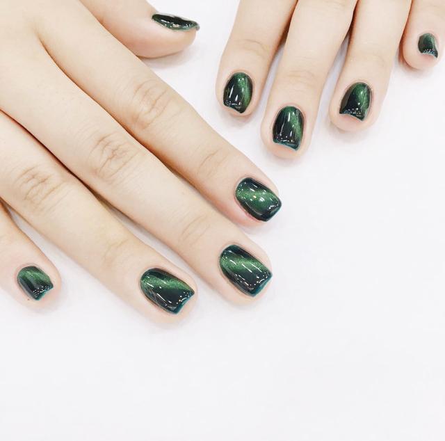 自然的猫眼美甲，超闪的猫眼美甲，美爆了！