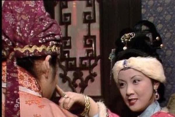 贾敬与贾母谁年龄大，红楼梦里贾母三次身体不适