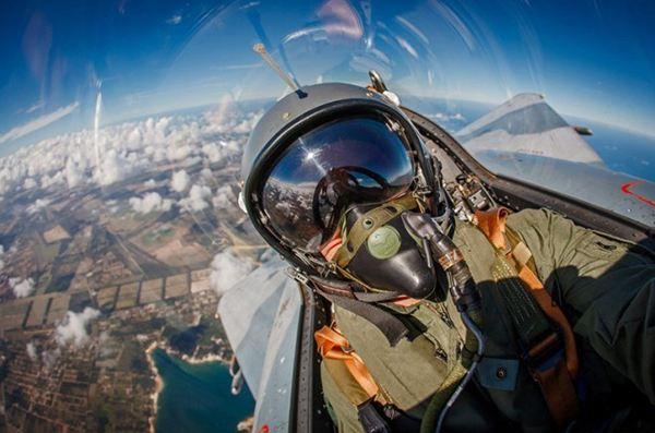 飞行员招飞条件，想成为飞行员民航