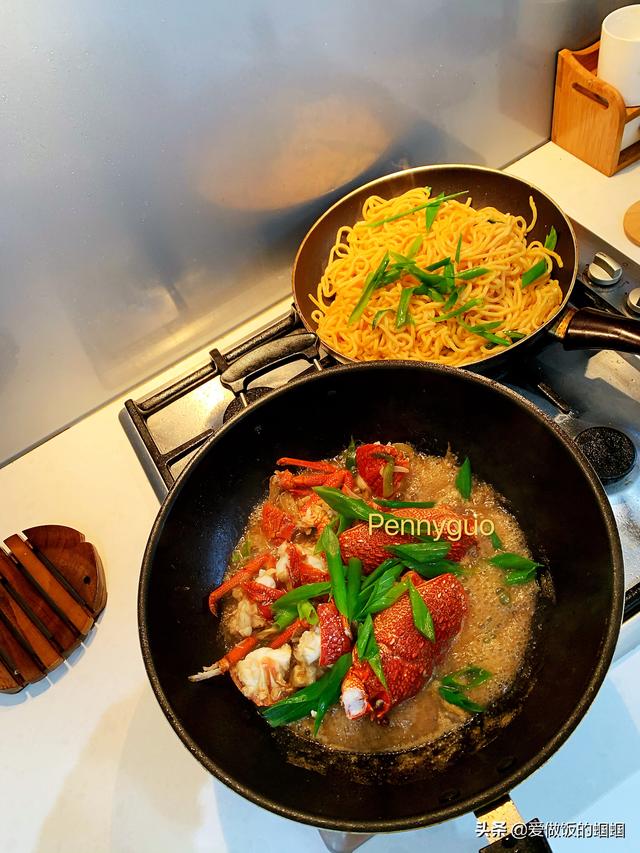 龙虾伊面的做法，姜葱龙虾伊面做法（上班族也可以有的快手主菜）