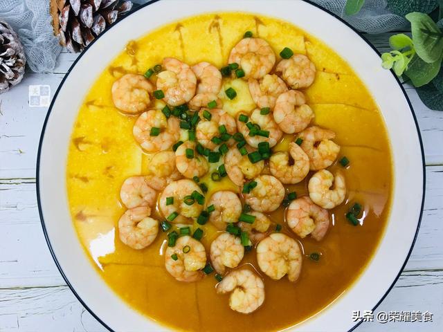 白灼虾的做法几分钟能熟，简单快手又下饭的白灼虾吃起来那叫一个香