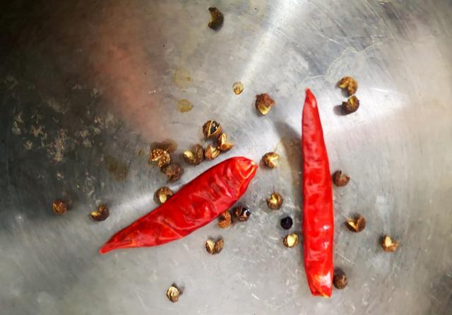 如何生绿豆芽和黄豆芽，不用土壤不用肥料