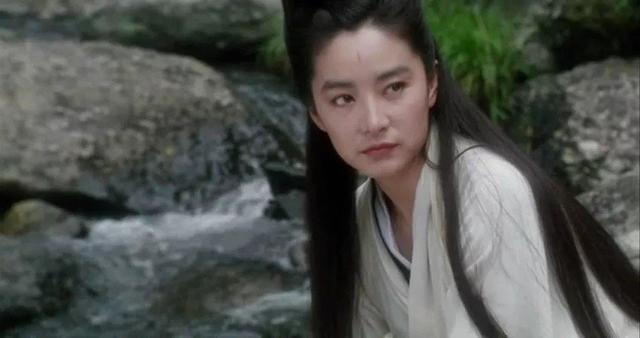 李嘉欣年轻颜值巅峰，李嘉欣惊鸿美图（李嘉欣性感写真照）