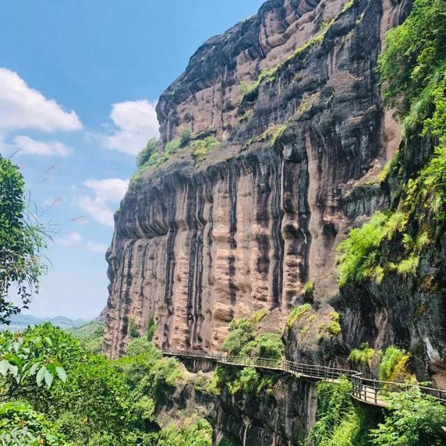 江西旅游景点大全，江西旅游必去景点一览表（江西最美的十大风景区）