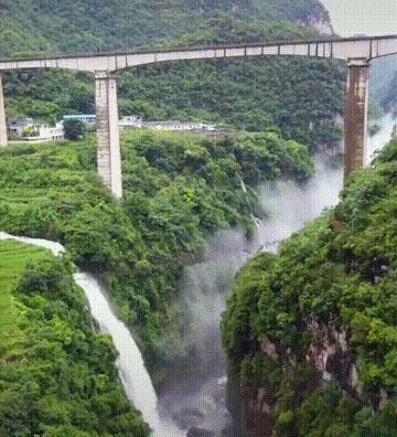 贵州兴义马岭河峡谷风景介绍，万峰成林峡谷飞瀑