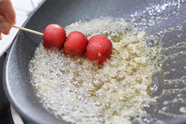 自制冰糖葫芦怎么熬糖，做糖葫芦的糖怎么熬糖稀