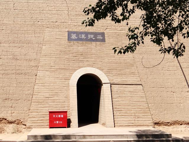 武威雷台汉墓穹窿顶，马踏飞燕横空出世