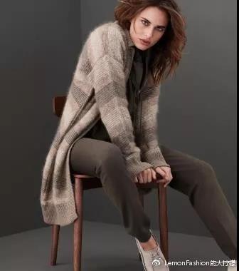 奈蔻羊绒外套，系出平门却妥妥