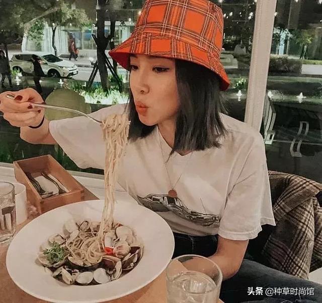 今年爆火的脏橘色，脏橘色什么时候流行的