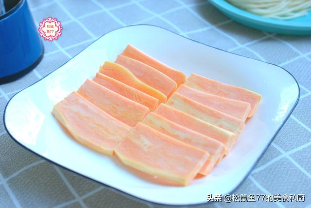 吃火锅必备食材，这些食材是必备（自己在家吃火锅需要准备什么食物）