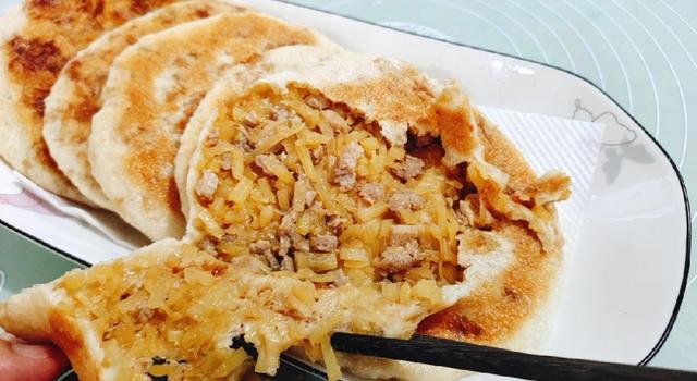 这才是发面饼最好吃的做法，发面饼带馅的做法