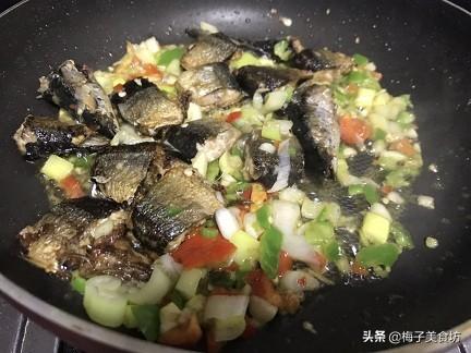 秋刀鱼简单做法，学会了还去什么日料店