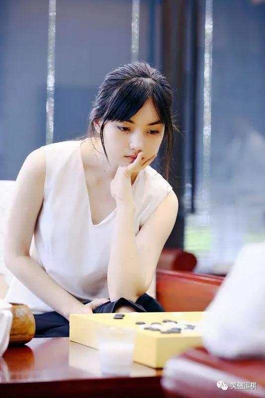 中澳混血围棋手黑嘉嘉，千年仅一人的美女棋士