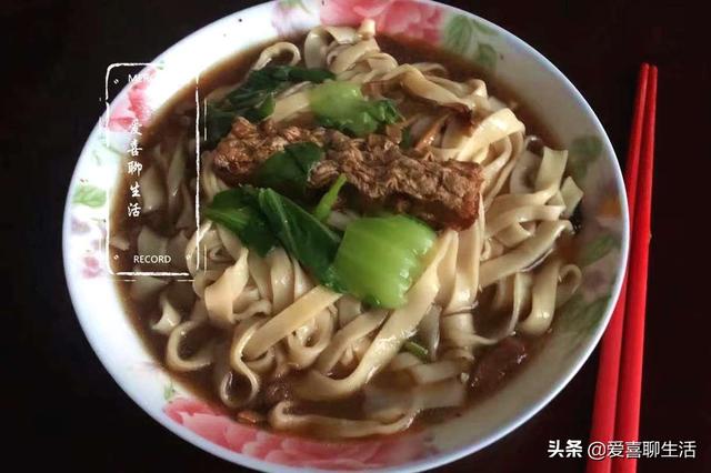 手擀面怎么做劲道滑溜，面条爽滑劲道不粘连