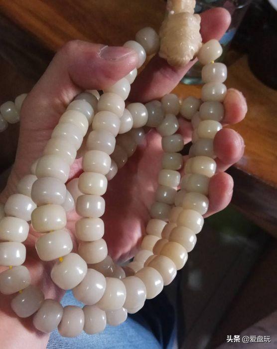 老式星月菩提根，10年的菩提根灯光一打就透