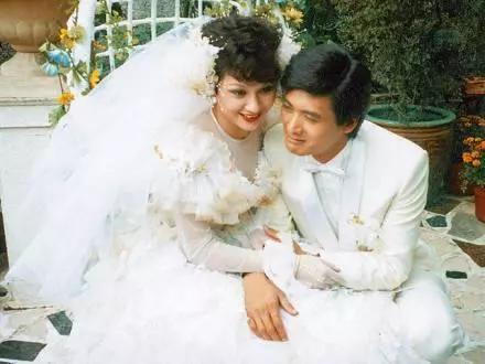 周润发的生活婚姻状况，周润发和余安安：离婚38年