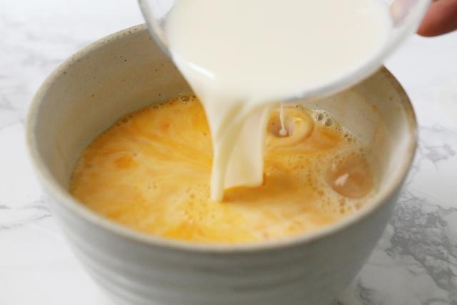 鸡蛋羹最新做法，鸡蛋羹这样做奶香扑鼻