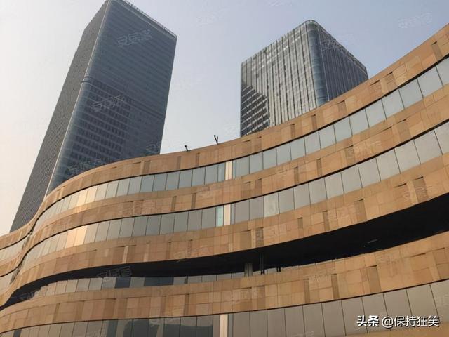 天津河西新八大里第一高楼，庆祝改革开放40周年