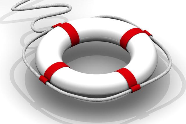 万吨巨轮瞬间被巨浪掀翻然后沉没，万吨巨轮遭遇飓风沉入太平洋