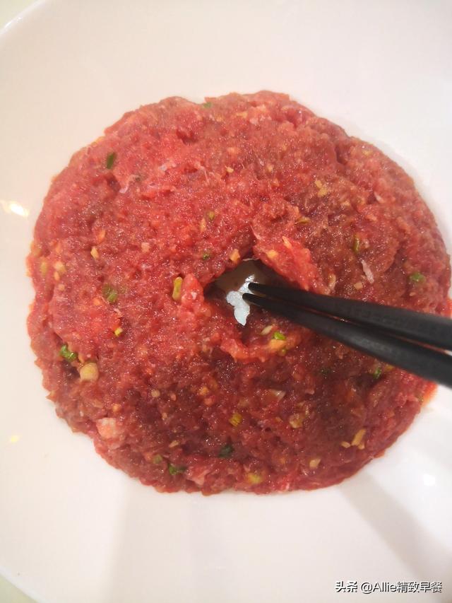 百合怎么炒好吃，炒百合怎么炒最好吃（百合炒之前要先处理一下）