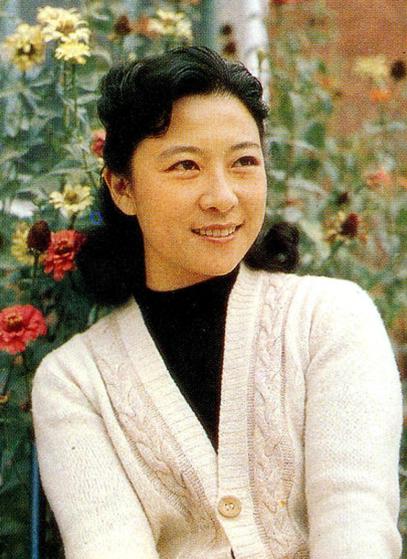 王馥荔儿子王骁见证父母50年，见证父母50年美满婚姻