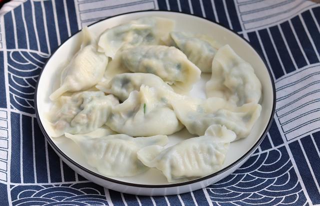 鸡蛋韭菜馅怎么调，怎样调韭菜鸡蛋馅好吃放调料（调料宜少不宜多）