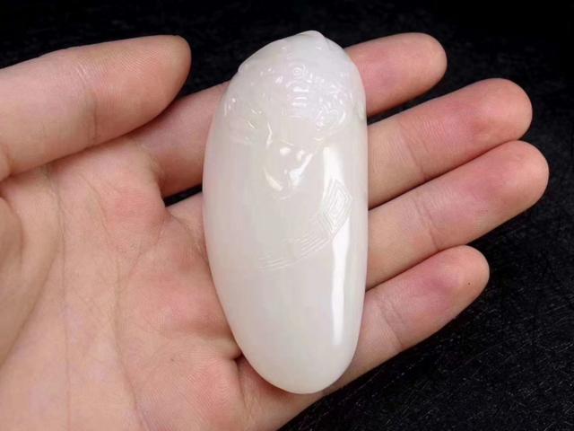 金丝白玉与和田白玉怎么区分，俄料白玉与和田白玉有啥区别