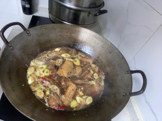 家常炖带鱼的做法，家常炖带鱼怎么做才好吃（不一样的炖带鱼）