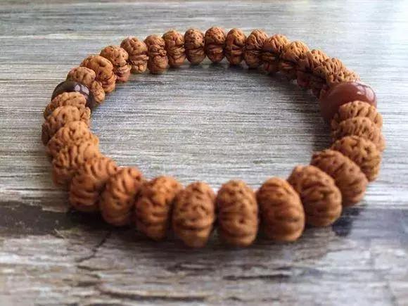 桃核的盘玩的大忌，还别说，这4种桃核，还挺漂亮