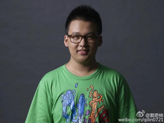 怎么能瘦成彭于晏的脸型，这分明是整容甩掉