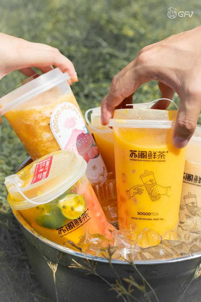 新场街茶屿水果茶，超巨型红色水果茶城堡