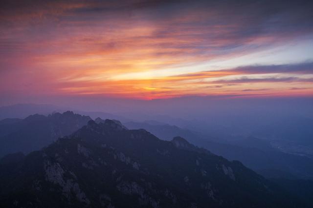 河南最高的山峰，河南第一高峰是哪座山