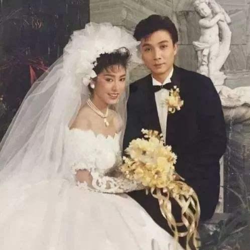 暖冬情感文案馆，孤独是一个人的狂欢