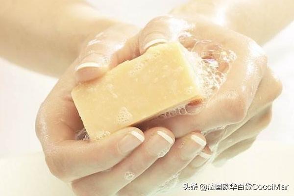 快速去除衣服上的污渍的小妙招，衣服上各种污渍如何去除