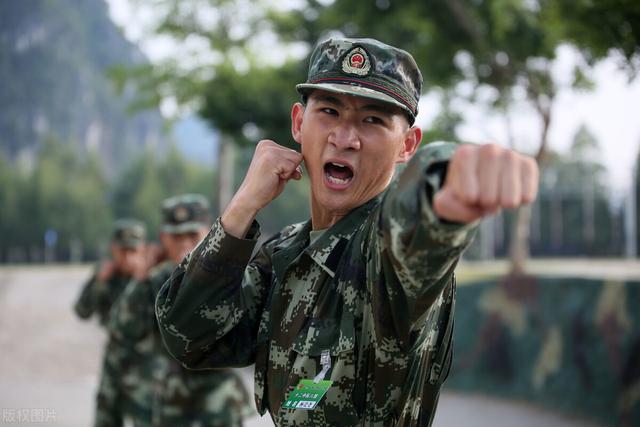 直招士官如何要不要报名，直招士官与义务兵详细对比